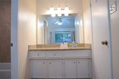 36 S High Oaks Circle S, The Woodlands, TX 77380 - Photo 8