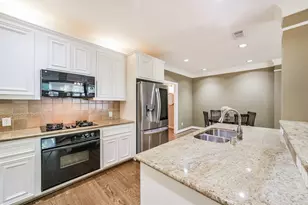 227 McGowen St, Houston, TX 77006 - Photo 10
