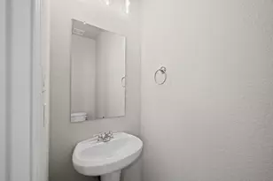 831 Red Oakland Dr, Houston, TX 77090 - Photo 6