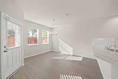 831 Red Oakland Drive, Houston, TX 77090 - Photo 4