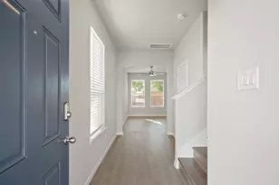 831 Red Oakland Dr, Houston, TX 77090 - Photo 2