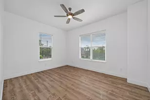 8006 Longridge Dr, Houston, TX 77055 - Photo 42