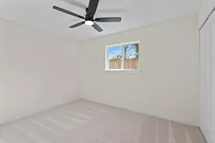 7810 Willow Mint Ln, Houston, TX 77086 - Photo 14