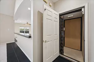 422 Bay Colony Dr, La Porte, TX 77571 - Photo 6