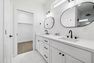 104 E 44th St, Houston, TX 77018 - Photo 12