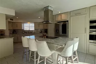 3222 Freshmeadows Dr, Houston, TX 77063 - Photo 6