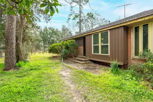 9103 Lazy Ln, Hitchcock, TX 77563 - Photo 4