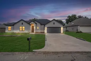 10510 Twin Circles Dr, Montgomery, TX 77356 - Photo 2