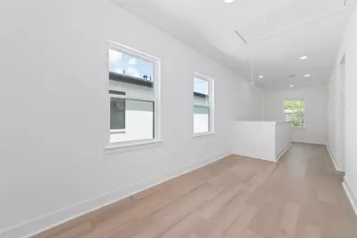 1811 N Spring Dr #7, Houston, TX 77373 - Photo 16