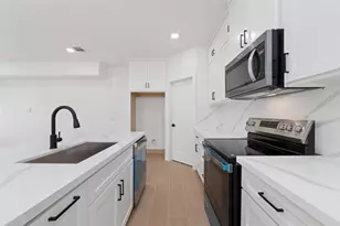 1811 N Spring Dr, Houston, TX 77373 - Photo 12