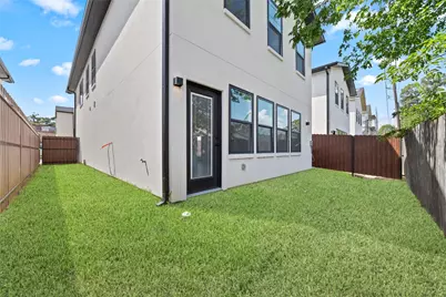 1811 N Spring Dr #7, Houston, TX 77373 - Photo 32