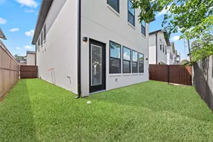 1811 N Spring Dr, Houston, TX 77373 - Photo 32