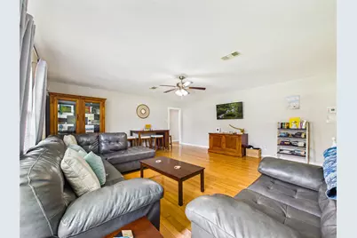 1101 15th Avenue N, Texas City, TX 77590 - Photo 10