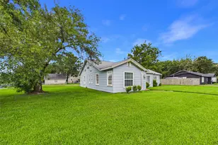 1101 15th Ave N, Texas City, TX 77590 - Photo 4