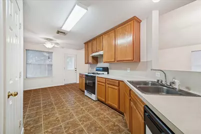 26912 Castlecliff Lane, Kingwood, TX 77339 - Photo 8