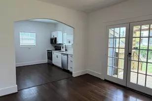 1968 W McKinney St, Houston, TX 77019 - Photo 14