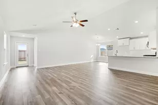 4326 W Bayou Maison Cir, Dickinson, TX 77539 - Photo 2