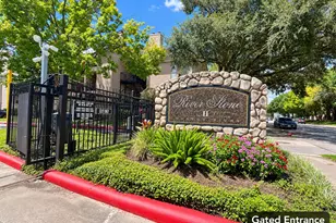 10855 Meadowglen Ln, Houston, TX 77042 - Photo 36