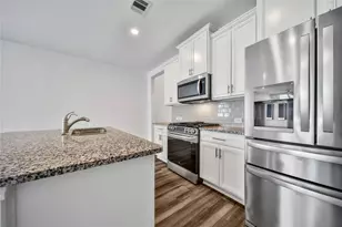 9245 Inland Leather Ln, Conroe, TX 77385 - Photo 4
