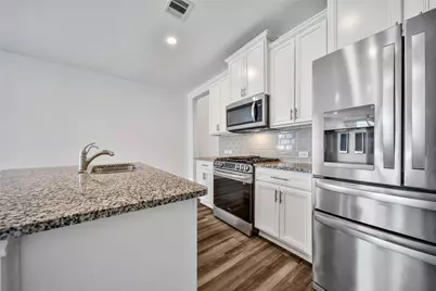 9245 Inland Leather Lane, Conroe, TX 77385 - Photo 4