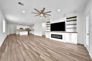 9245 Inland Leather Ln, Conroe, TX 77385 - Photo 6