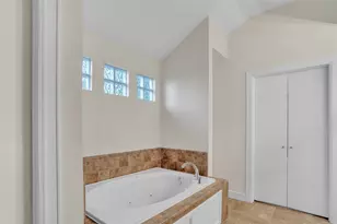 919 E 36th St, Houston, TX 77022 - Photo 10