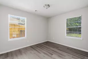 5418 Ridgeway Dr, Houston, TX 77033 - Photo 12