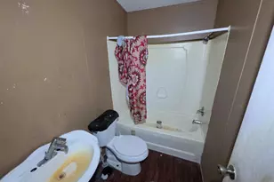 2910 Fairbanks St, Houston, TX 77026 - Photo 12