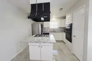15330 Oak Terrace Dr, Houston, TX 77082 - Photo 2