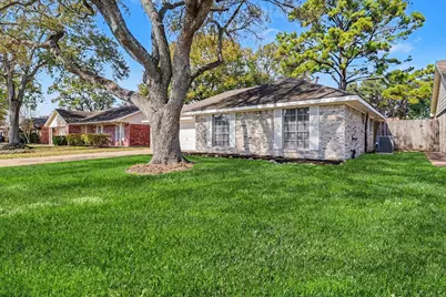 321 Reta Drive, Deer Park, TX 77536 - Photo 4