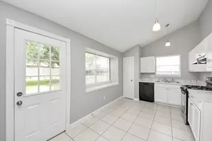 10603 Thorncliff Dr, Humble, TX 77396 - Photo 12