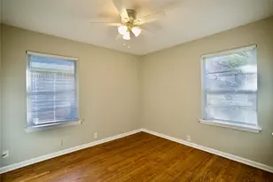 8733 Robindell Dr, Houston, TX 77074 - Photo 6