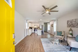 306 Foster St, Tomball, TX 77375 - Photo 4