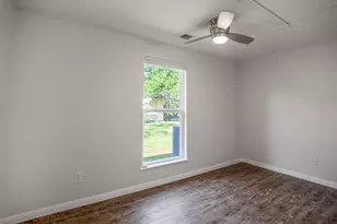 306 Foster St, Tomball, TX 77375 - Photo 16