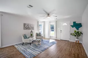 306 Foster St, Tomball, TX 77375 - Photo 12