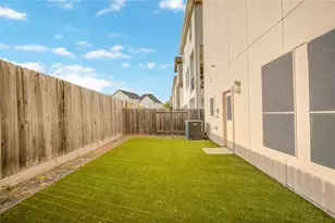 9624 Cambridge Manor Ln, Houston, TX 77045 - Photo 38