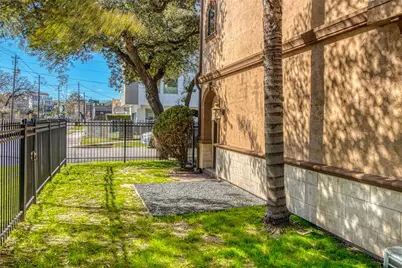 1250 Utah Street, Houston, TX 77007 - Photo 2