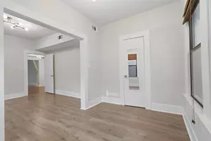301 W Clay St, Houston, TX 77019 - Photo 16