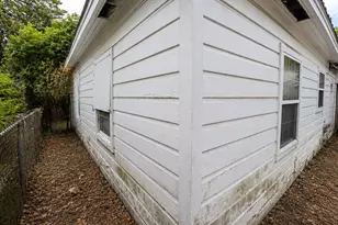 236 E Orchard St, Clute, TX 77531 - Photo 10