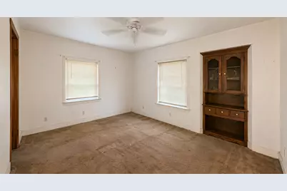 236 E Orchard Street, Clute, TX 77531 - Photo 8