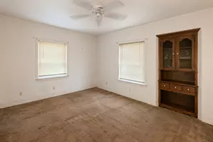 236 E Orchard St, Clute, TX 77531 - Photo 8