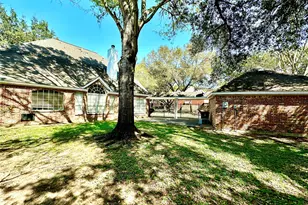 3302 Richland Dr, Sugar Land, TX 77478 - Photo 30