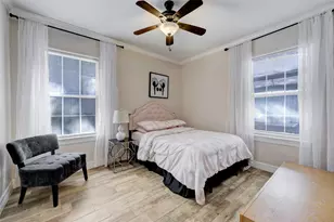 9007 Beverly Hill St, Houston, TX 77063 - Photo 16