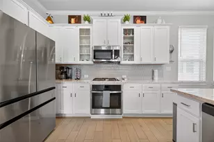 2013 Kirby Landing Dr, Houston, TX 77051 - Photo 12