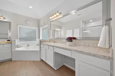 2013 Kirby Landing Drive, Houston, TX 77051 - Photo 32