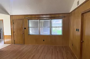 214 Kings Ct, Stafford, TX 77477 - Photo 6