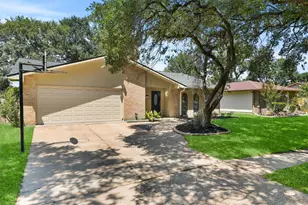 3902 Marywood Dr, Spring, TX 77388 - Photo 2