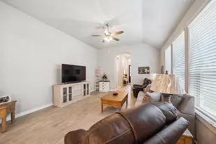 195 Lukewood Cir, Conroe, TX 77318 - Photo 6