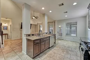23 S Pinto Point Cir, The Woodlands, TX 77389 - Photo 18