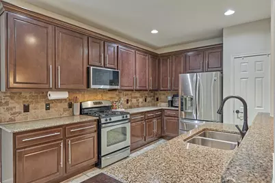 23 S Pinto Point Circle, The Woodlands, TX 77389 - Photo 16